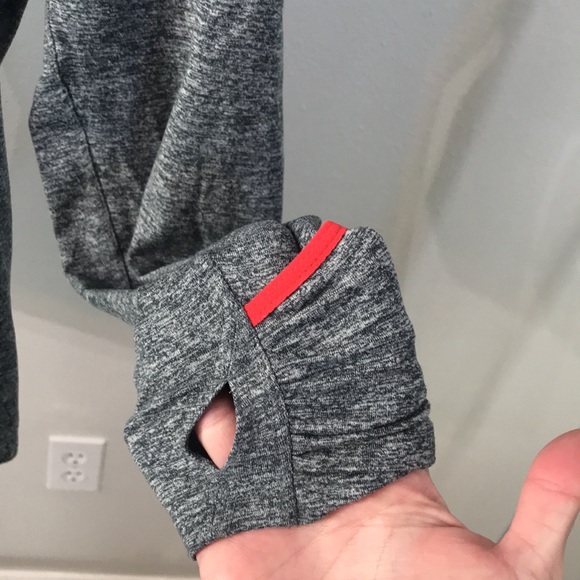 ❌SOLD❌ NWOT Nike Running Hooded Long Sleeve Medium - Picture 5 of 9